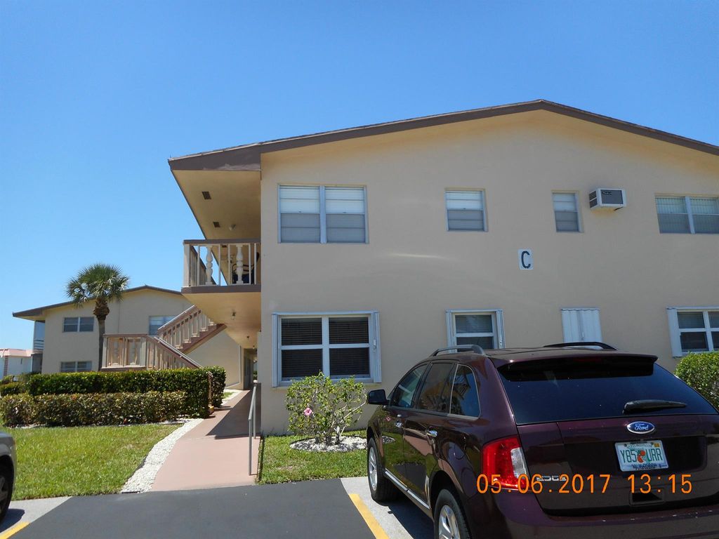 Photo of 62 Coventry C, West Palm Beach, FL 33417 (MLS # R10905034)
