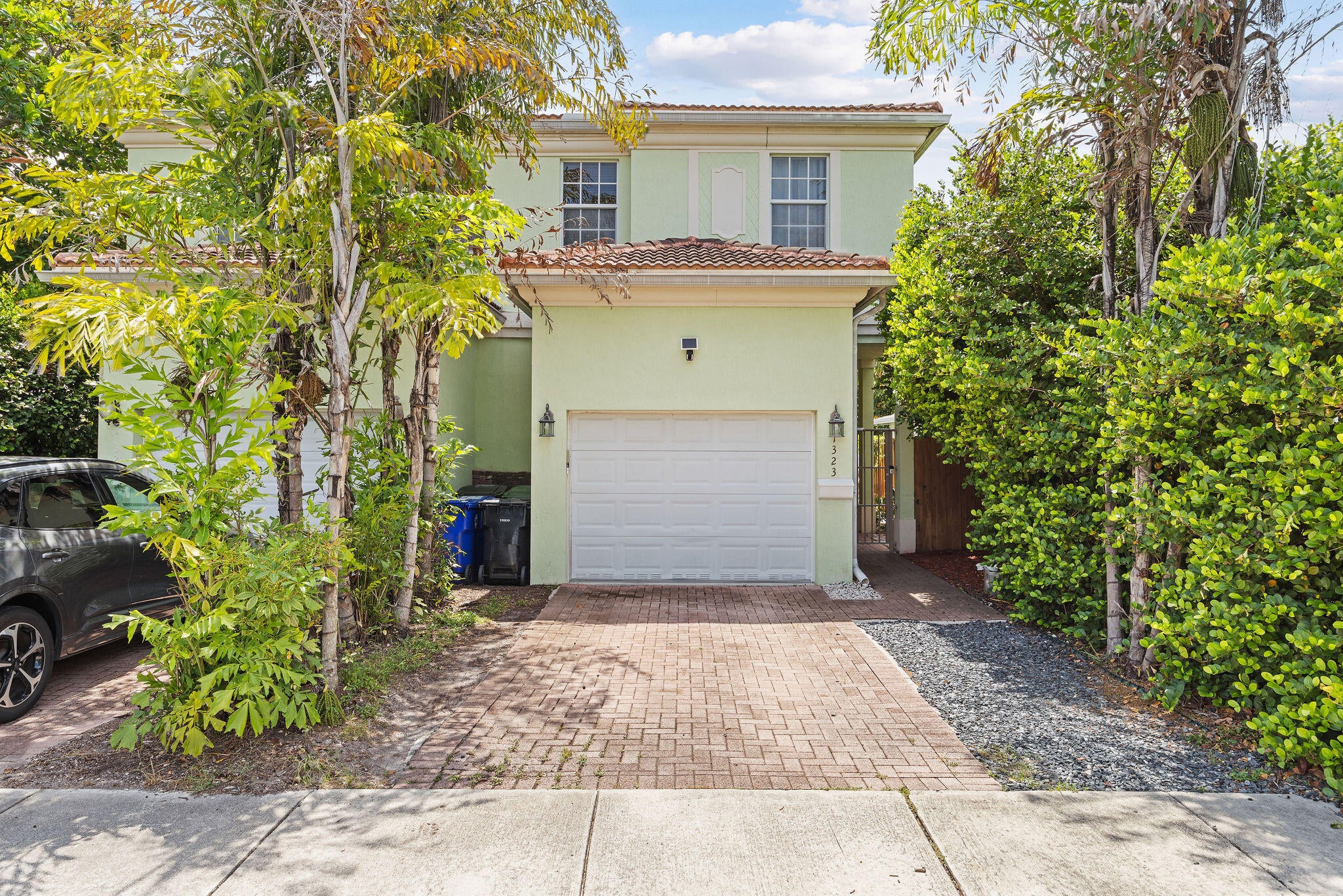 1323 NE 5TH Terrace 1323