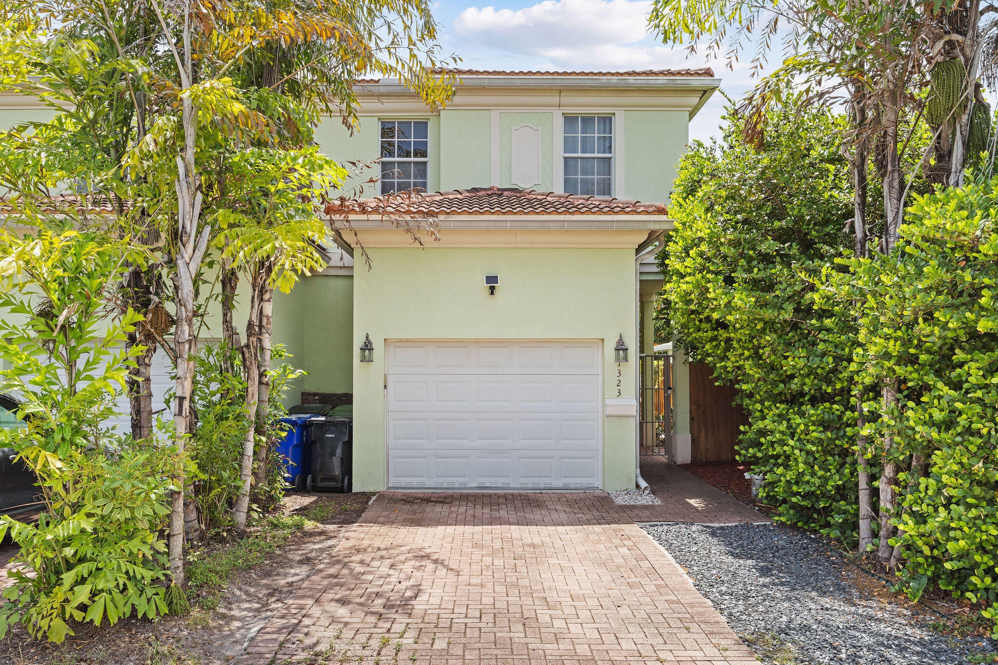 1323 NE 5TH Terrace 1323