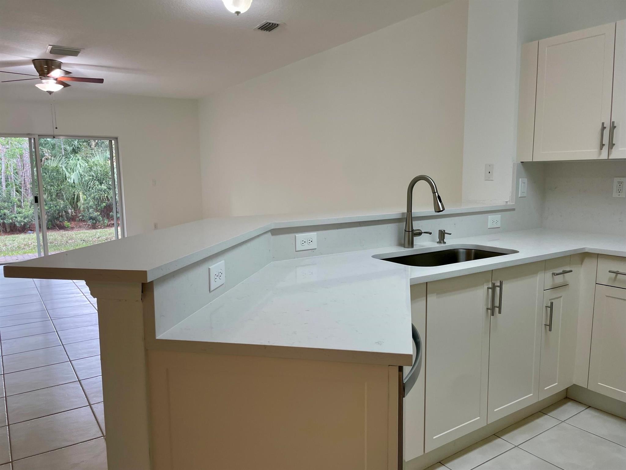 5071 SE Mariner Garden Circle