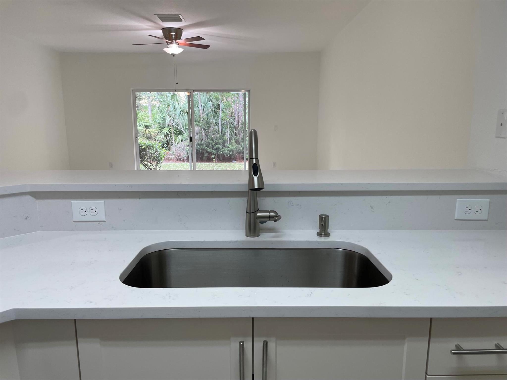 5071 SE Mariner Garden Circle