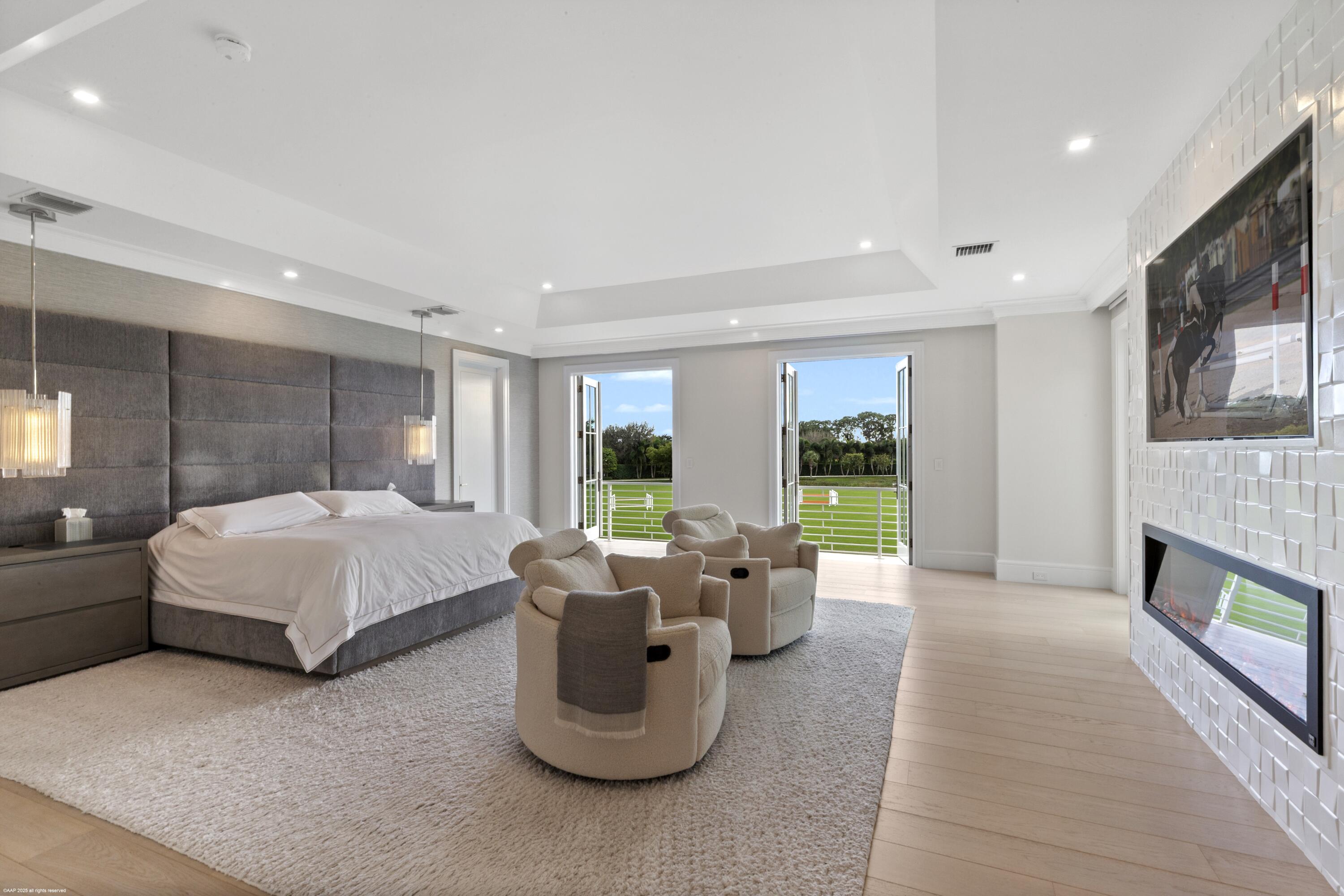 PALM BEACH POINT - Residential