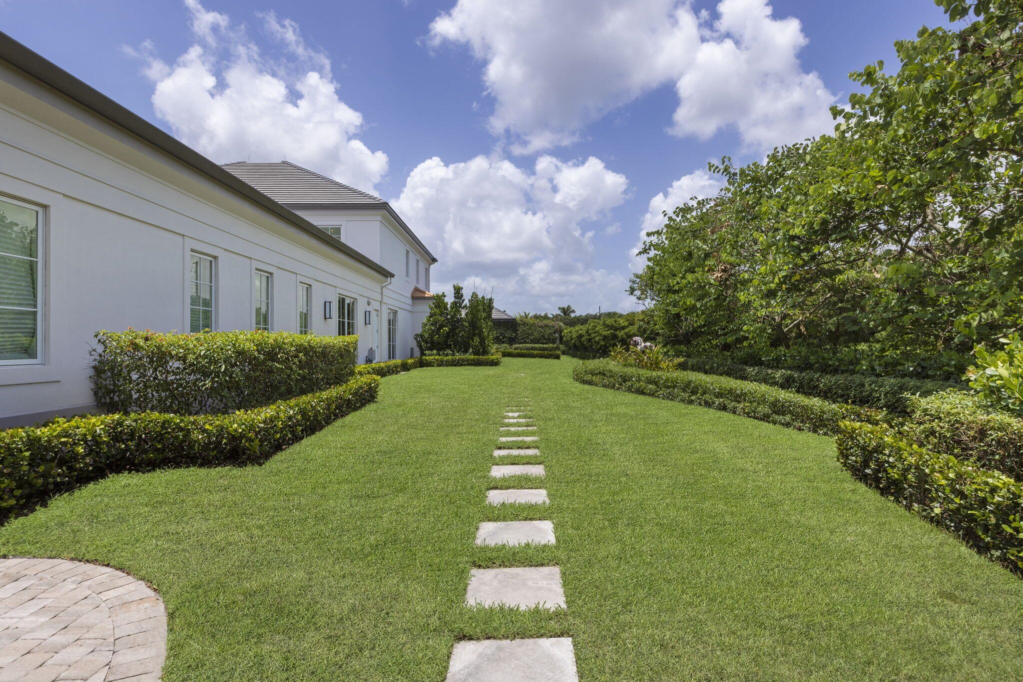 PALM BEACH POINT - Residential