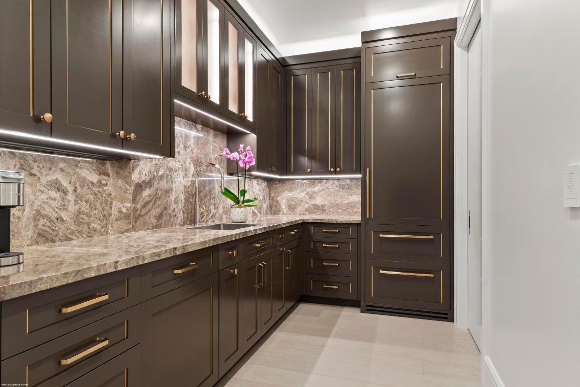 PALM BEACH POINT - Residential