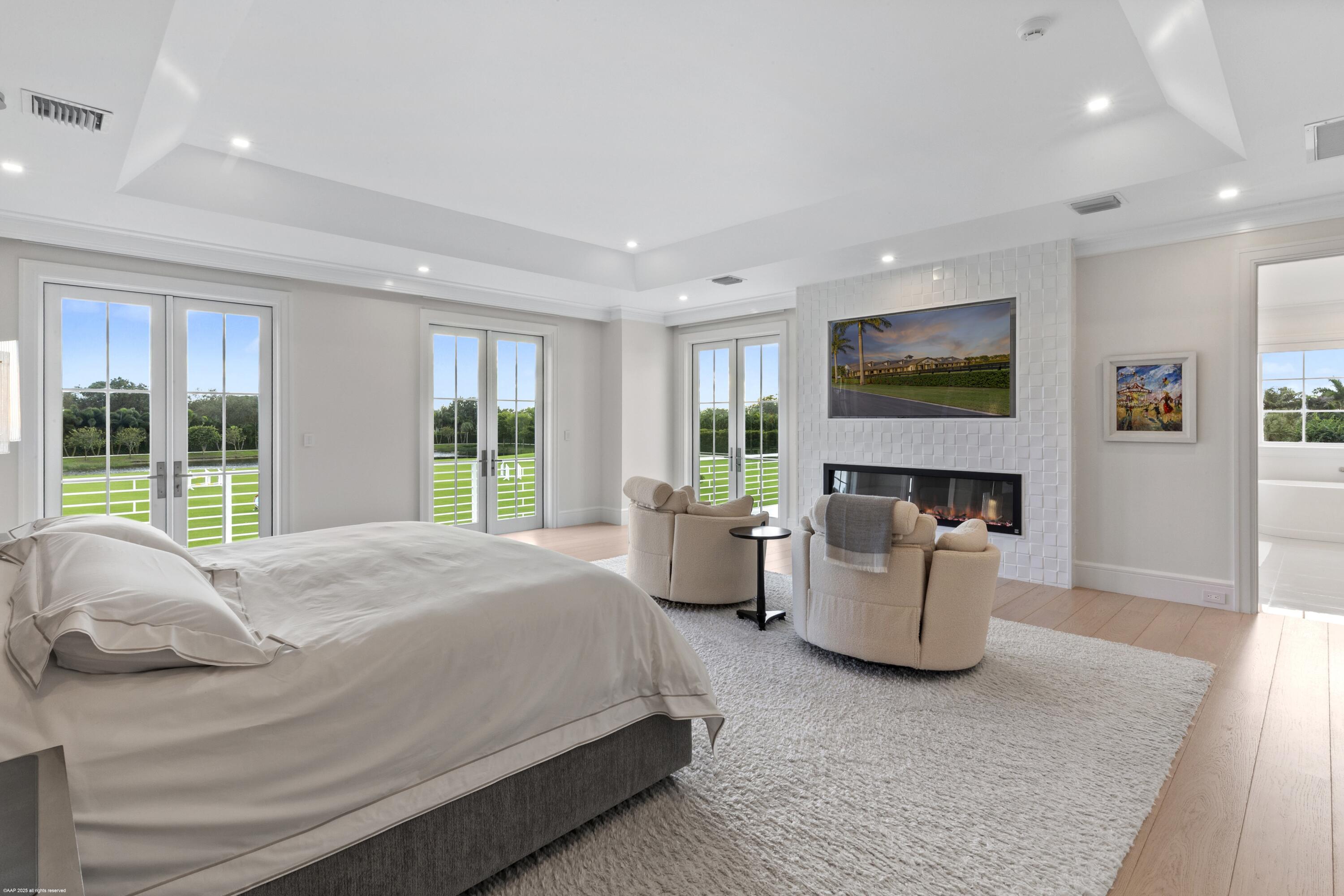 PALM BEACH POINT - Residential