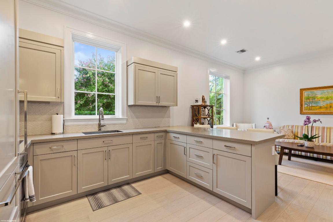 PALM BEACH POINT - Residential