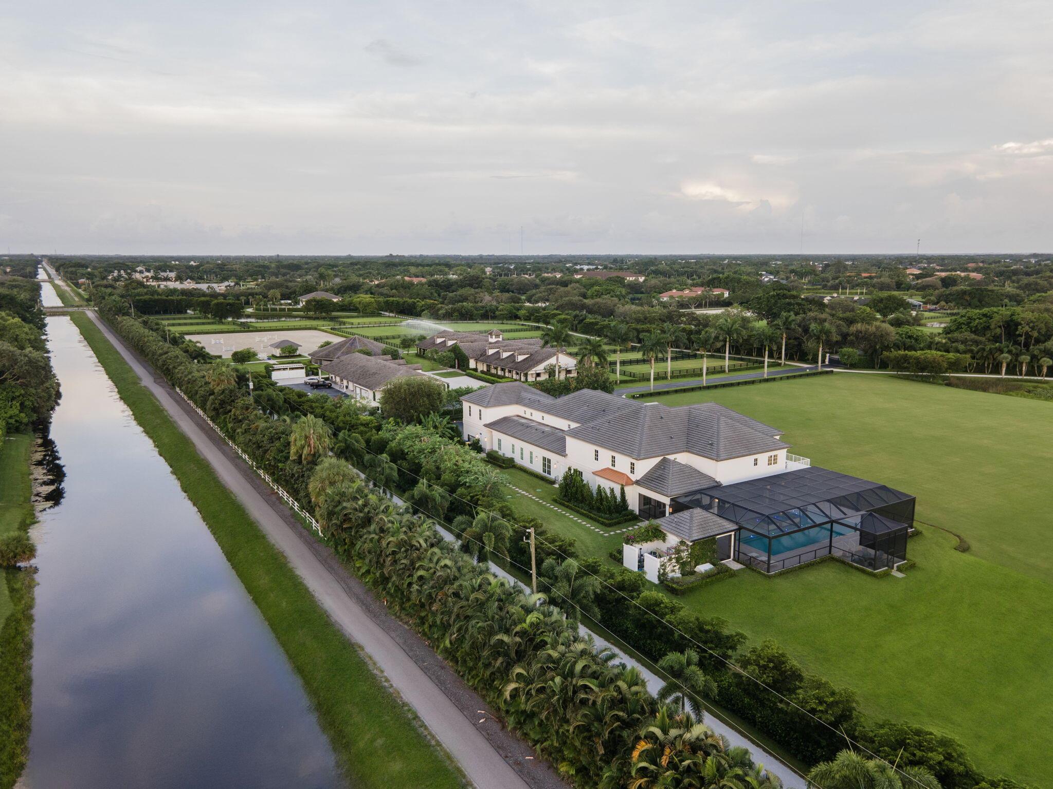 PALM BEACH POINT - Residential