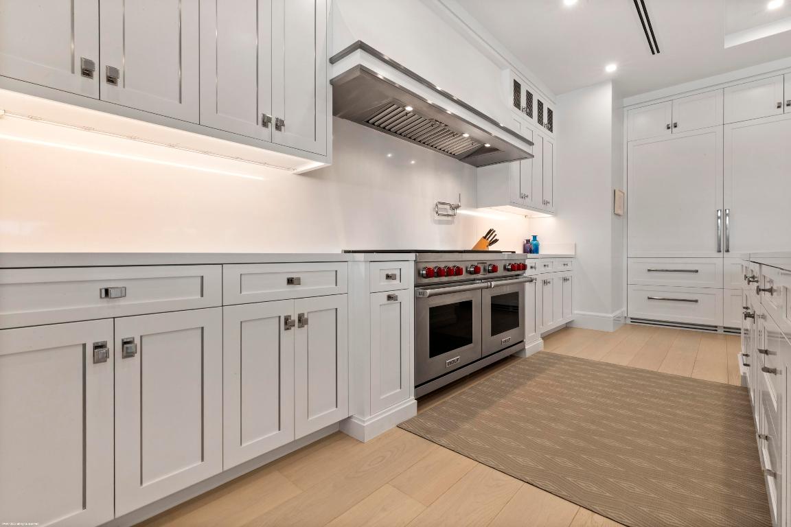 PALM BEACH POINT - Residential