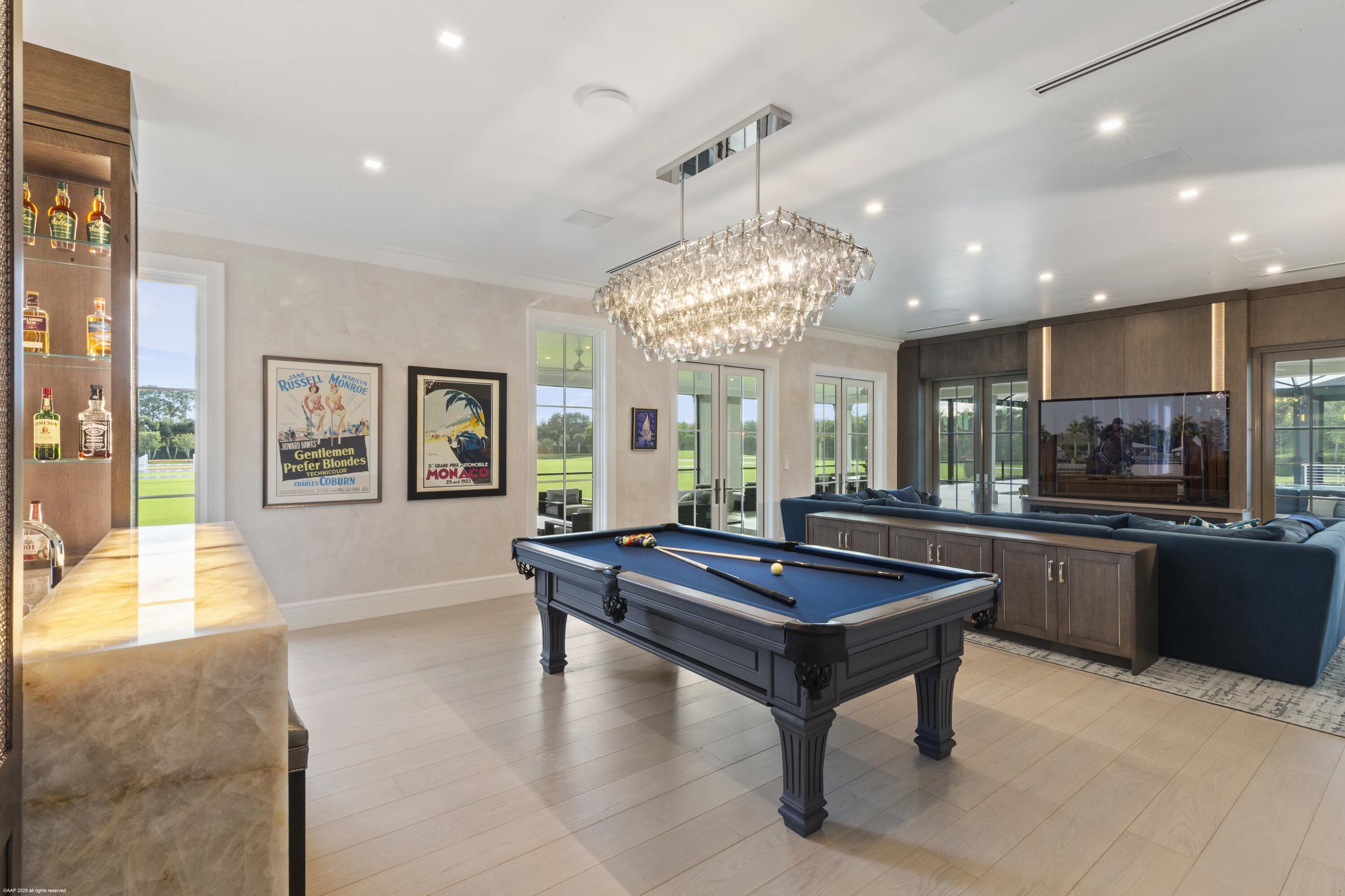 PALM BEACH POINT - Residential