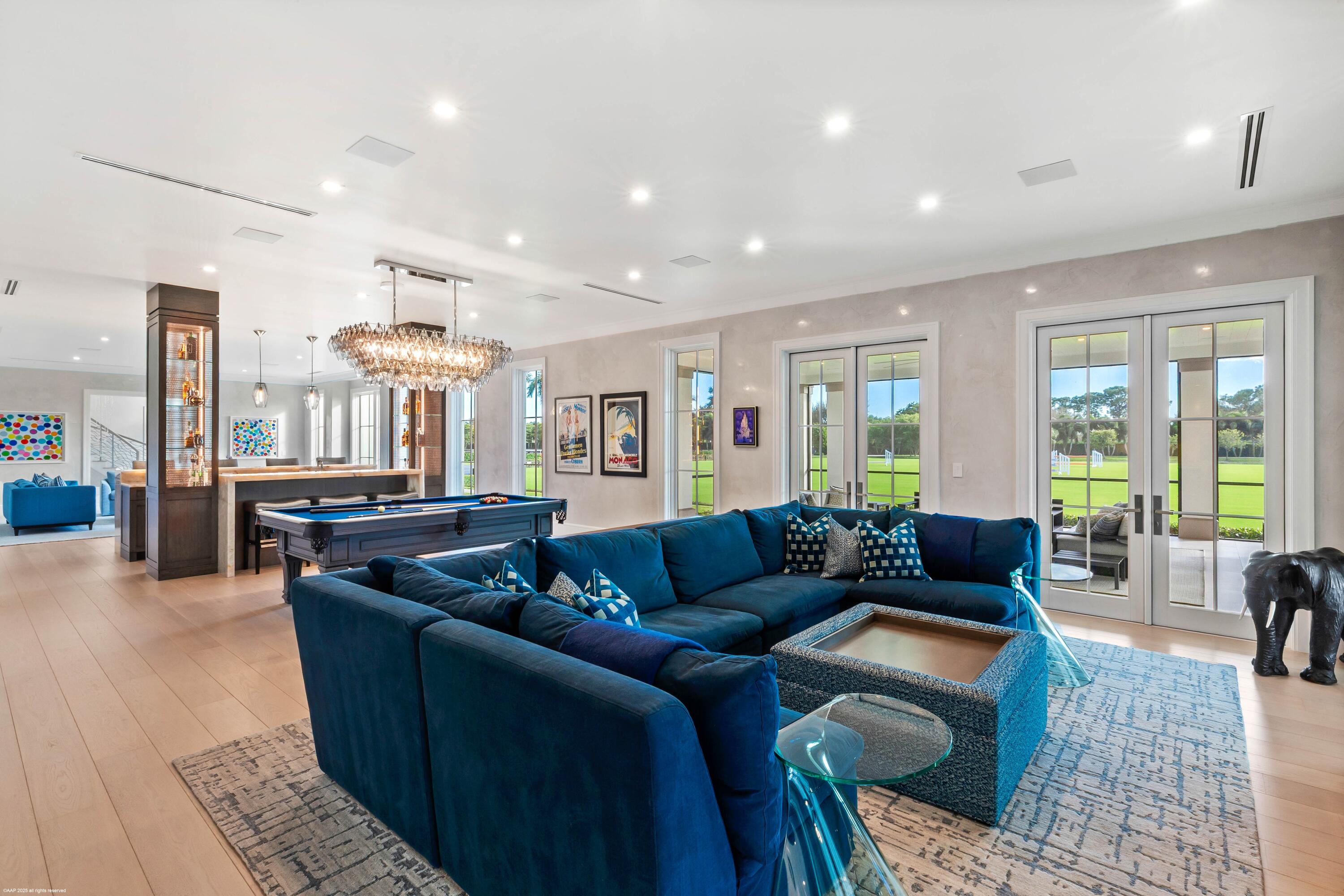 PALM BEACH POINT - Residential