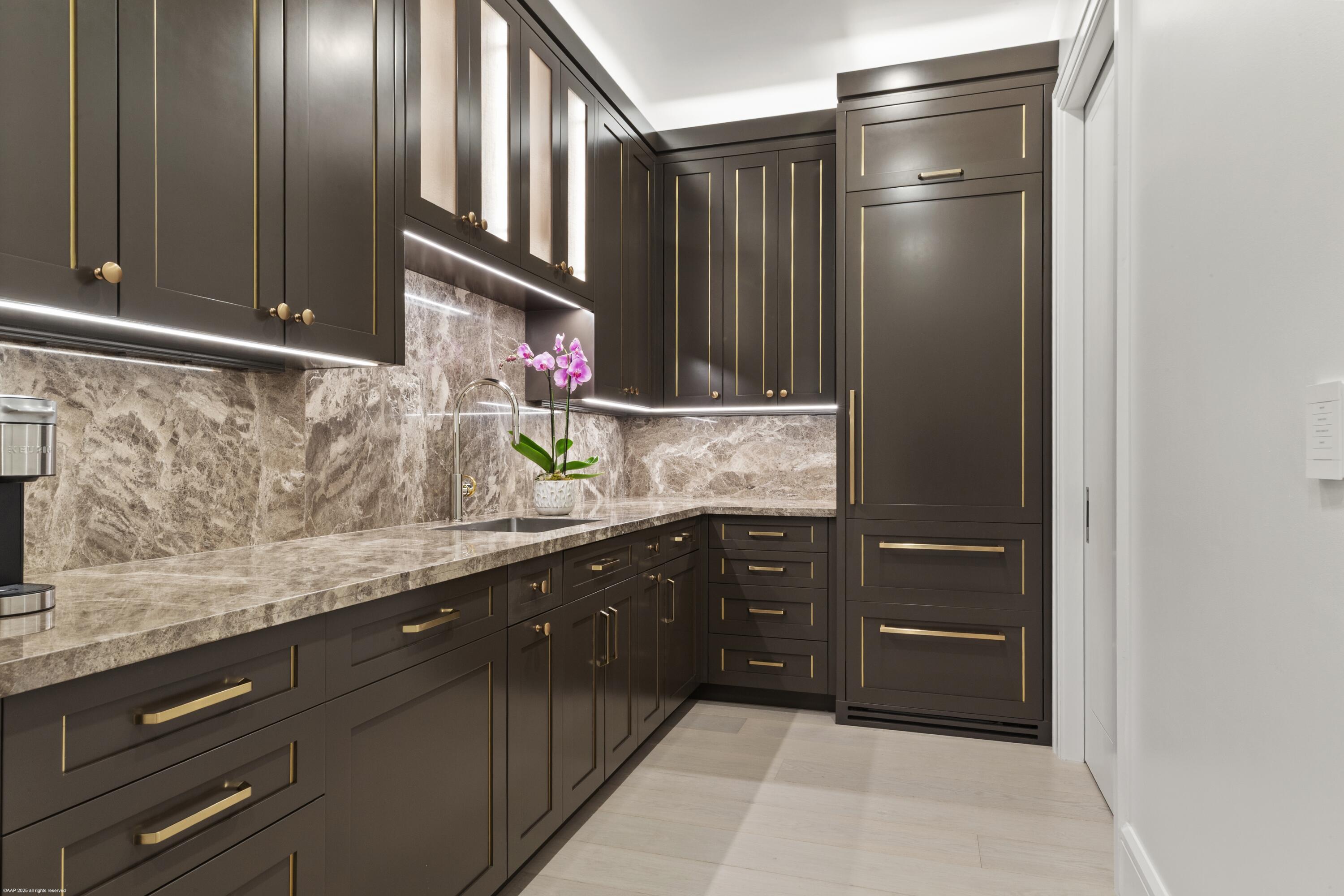 PALM BEACH POINT - Residential