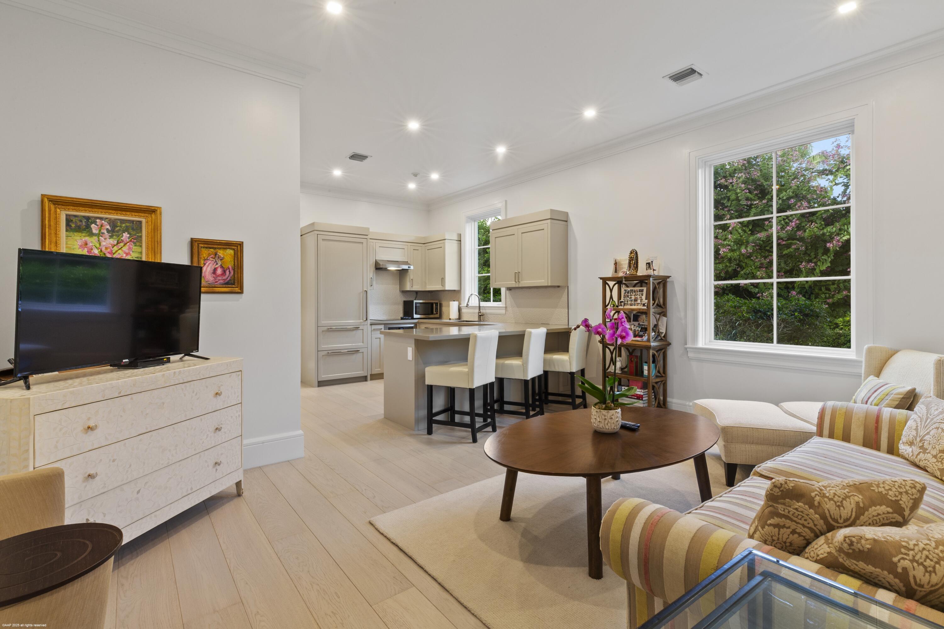 PALM BEACH POINT - Residential