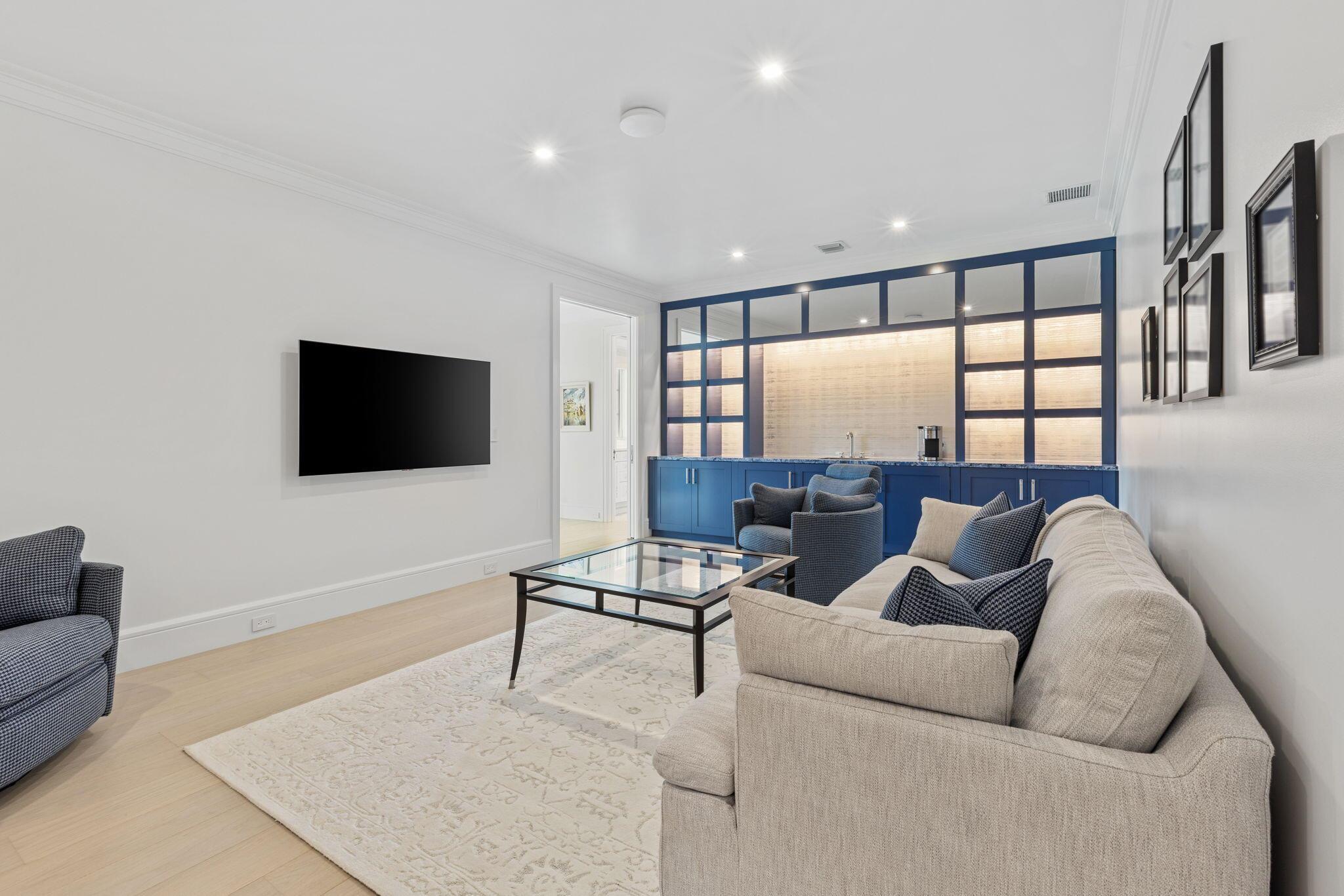 PALM BEACH POINT - Residential