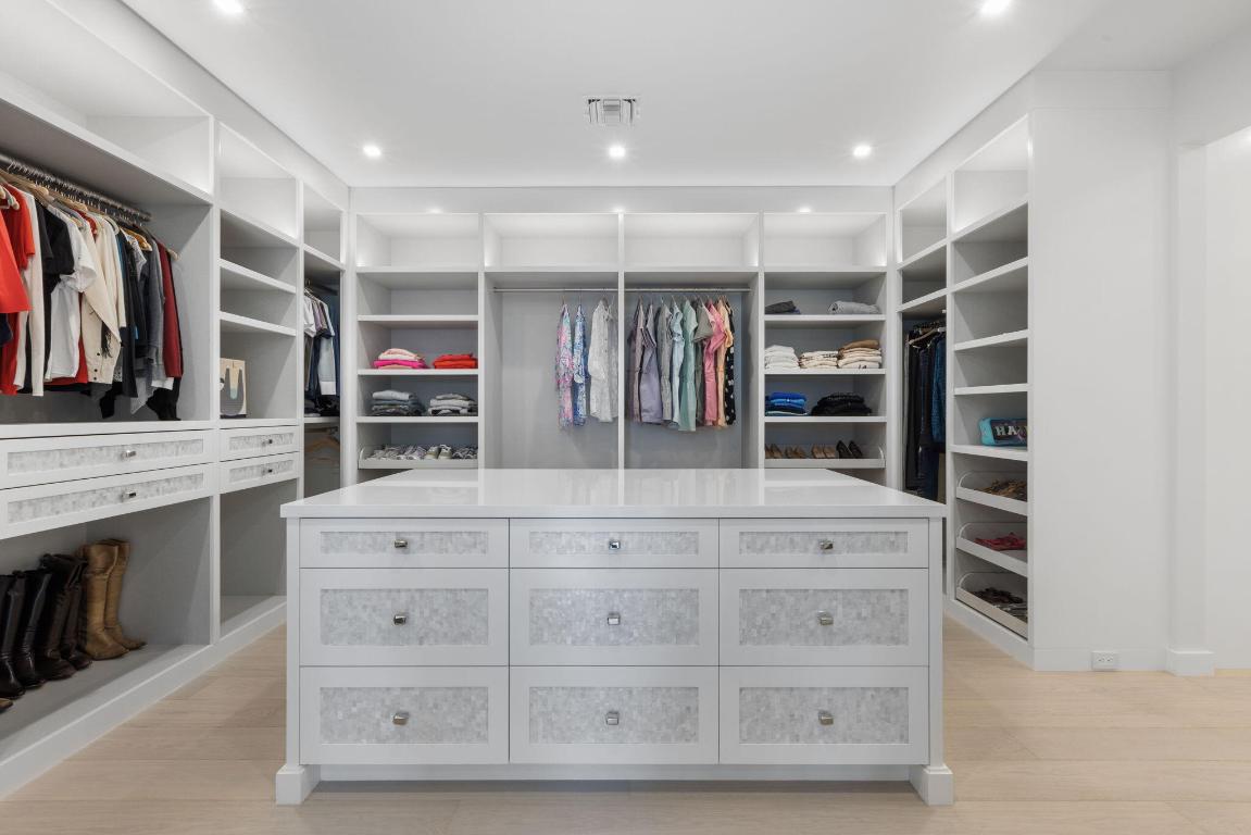 PALM BEACH POINT - Residential