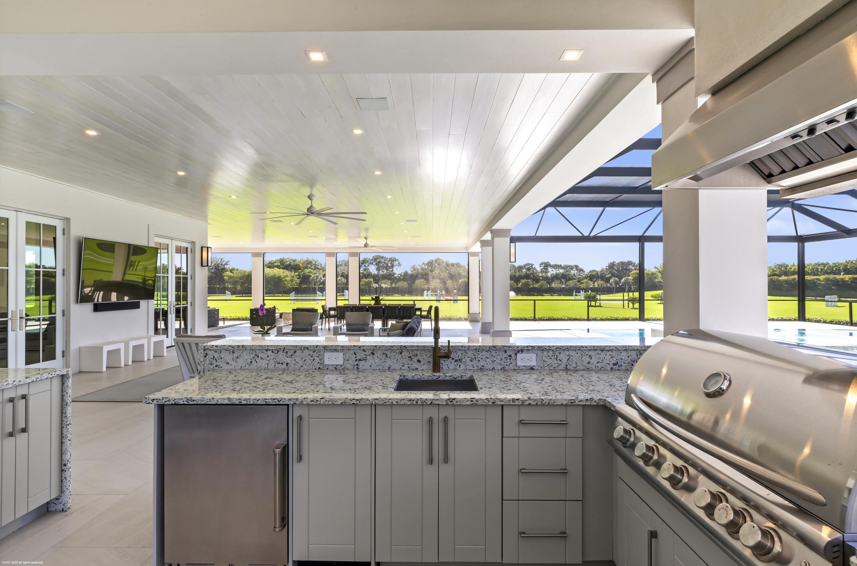 PALM BEACH POINT - Residential