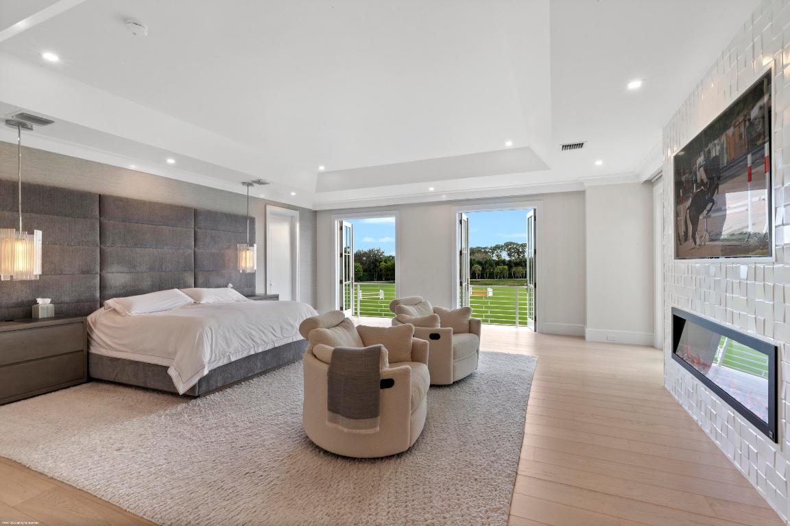 PALM BEACH POINT - Residential