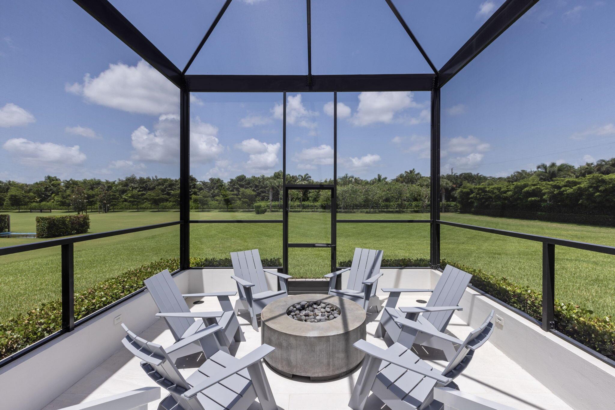 PALM BEACH POINT - Residential