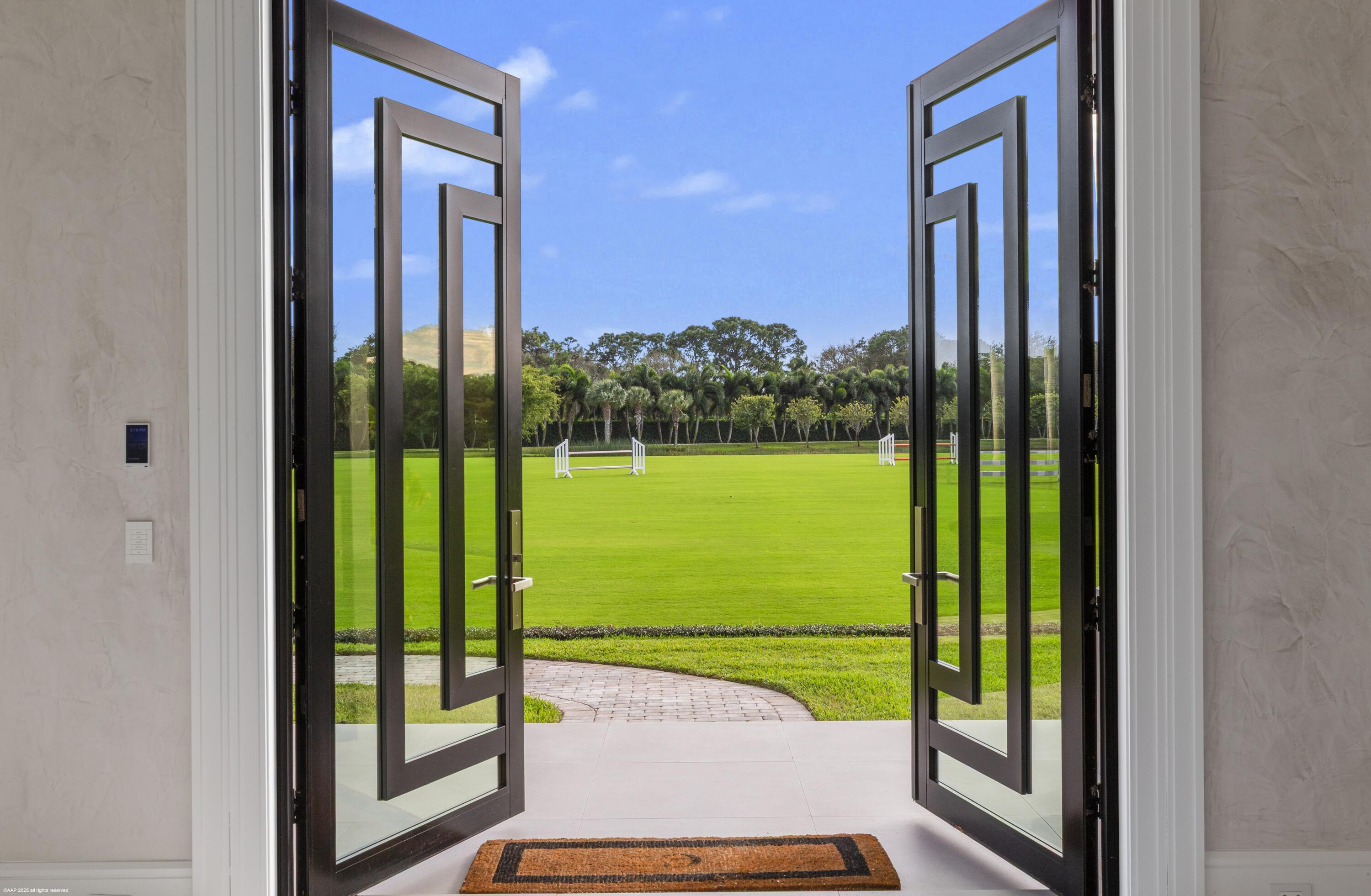 PALM BEACH POINT - Residential