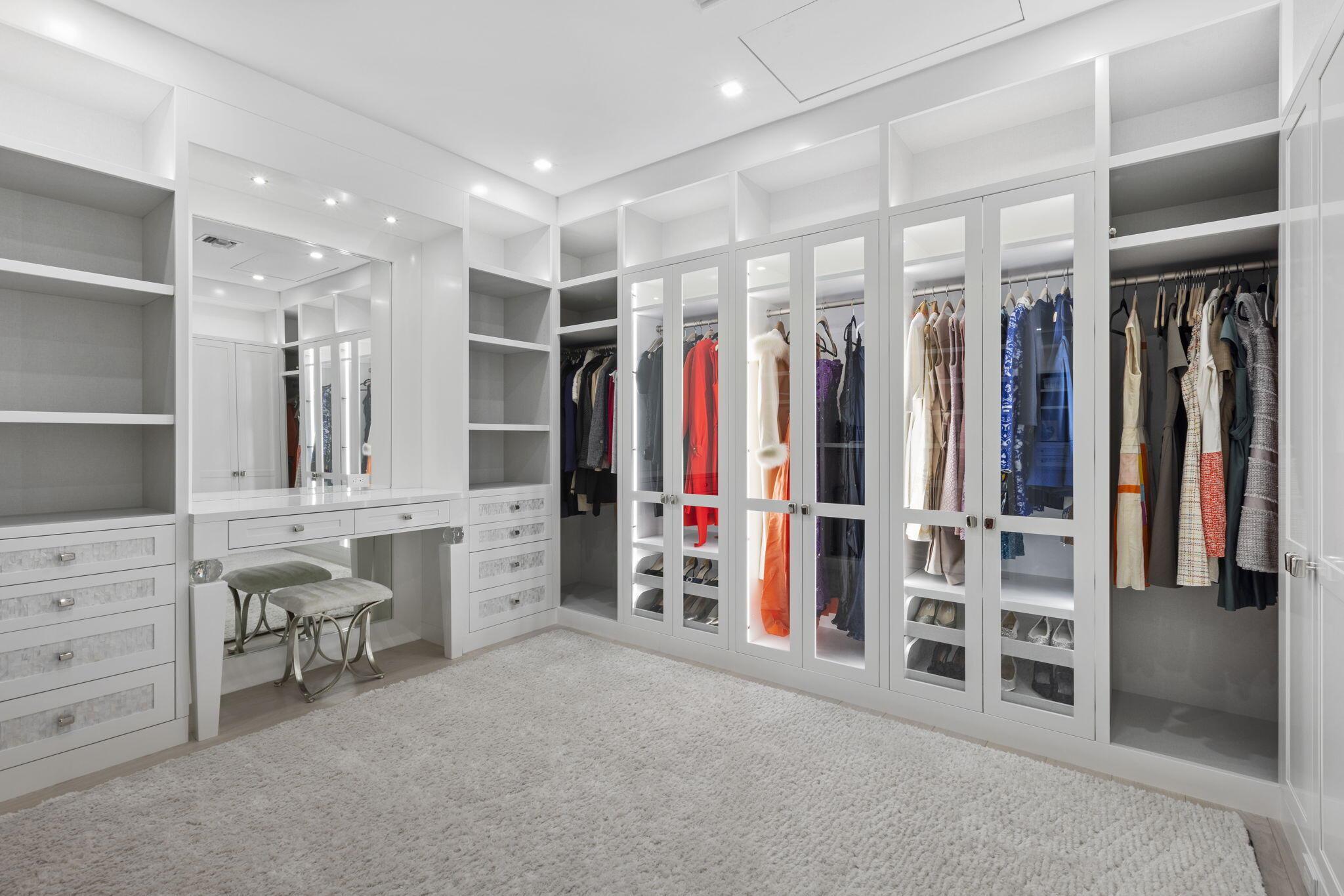 PALM BEACH POINT - Residential