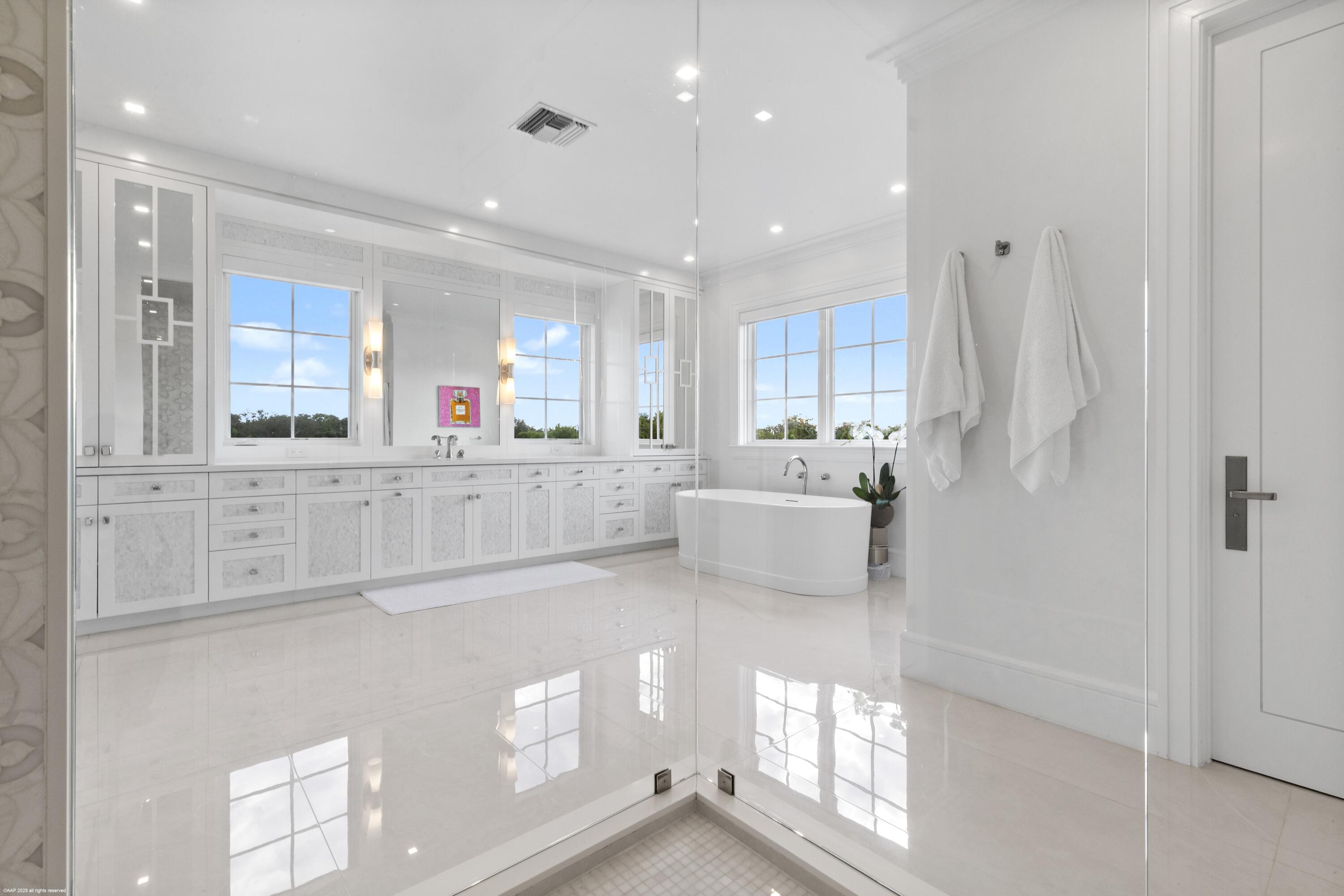 PALM BEACH POINT - Residential