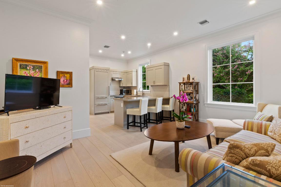 PALM BEACH POINT - Residential