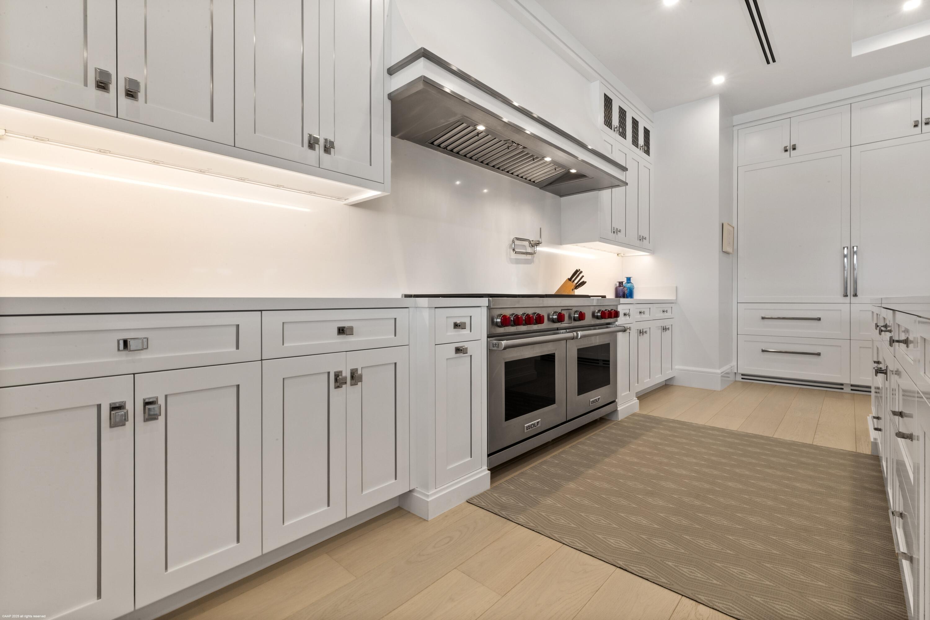 PALM BEACH POINT - Residential