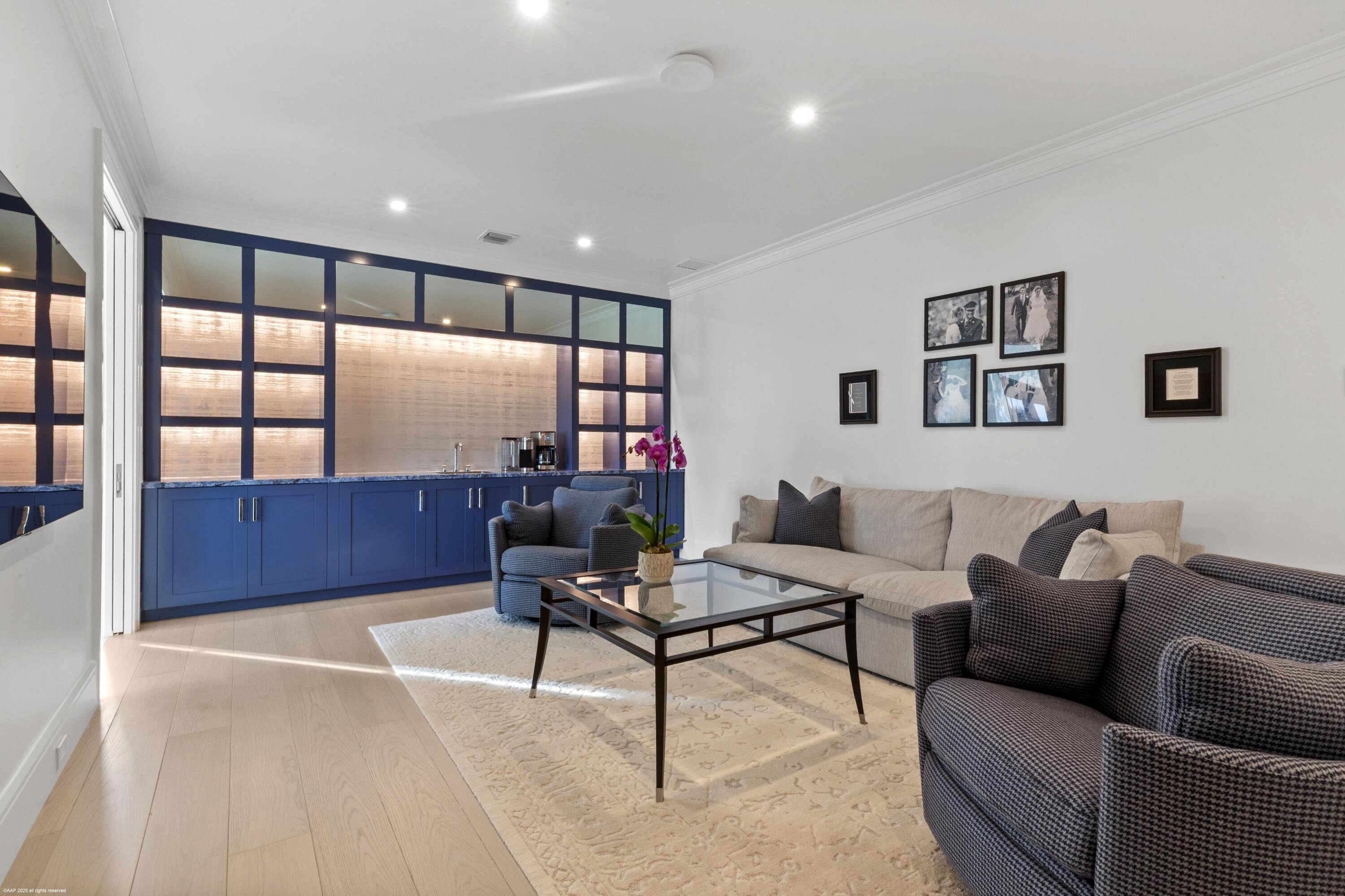 PALM BEACH POINT - Residential