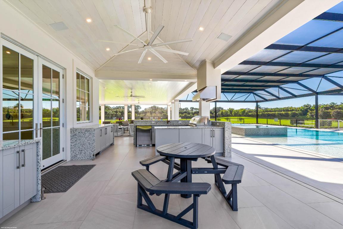 PALM BEACH POINT - Residential