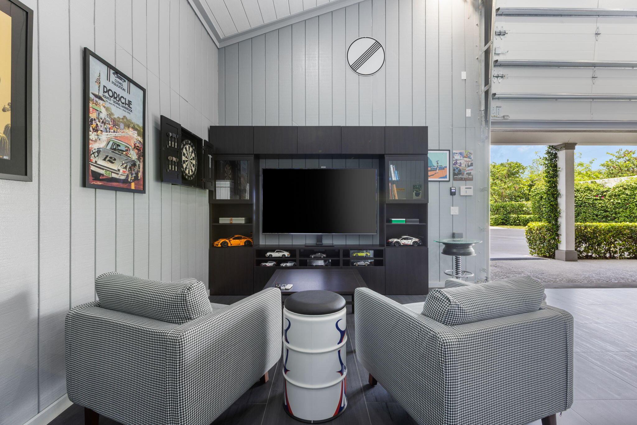 PALM BEACH POINT - Residential