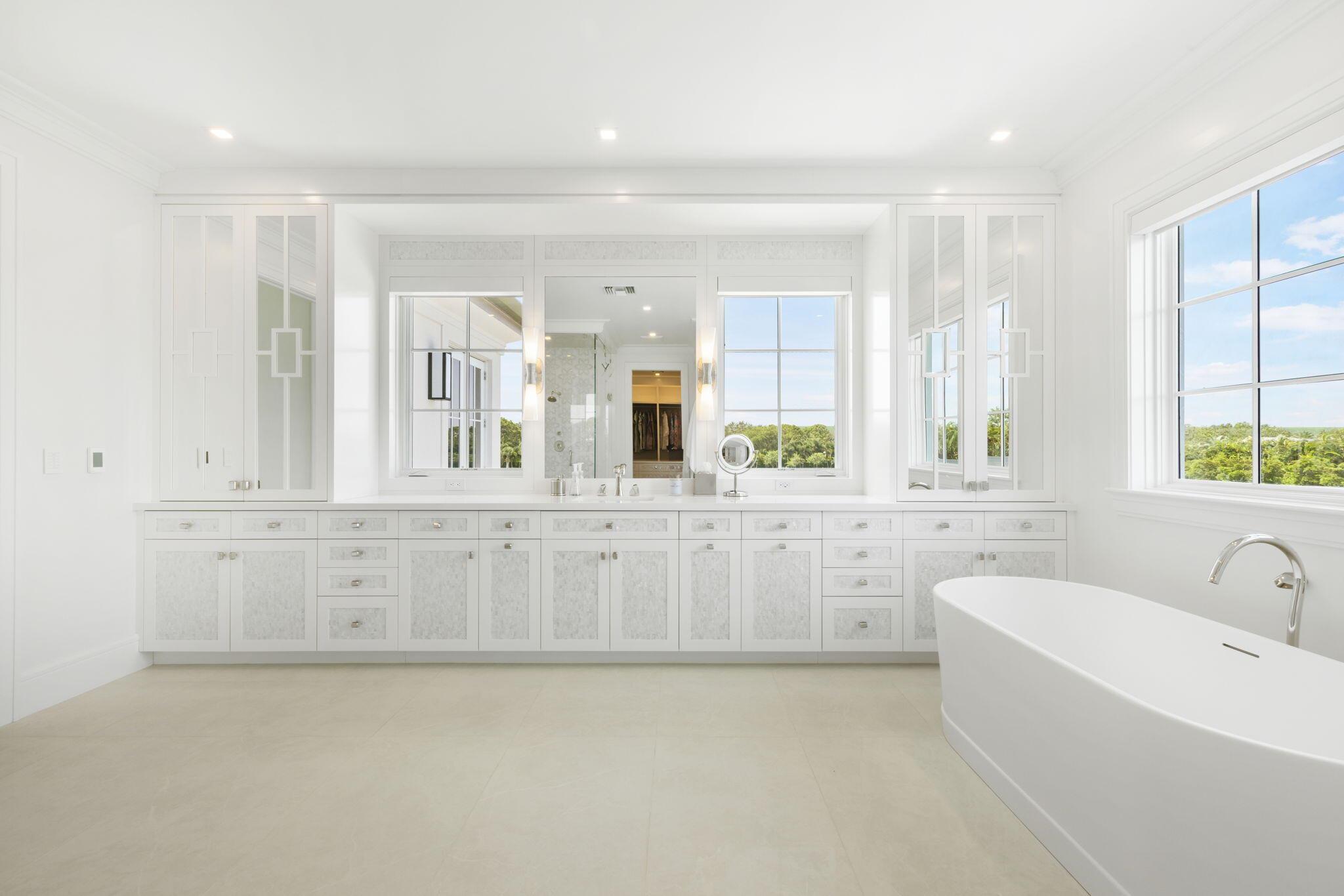 PALM BEACH POINT - Residential