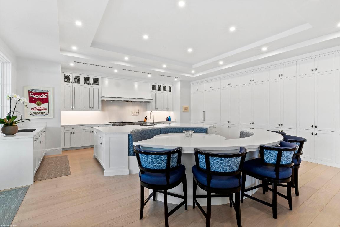 PALM BEACH POINT - Residential