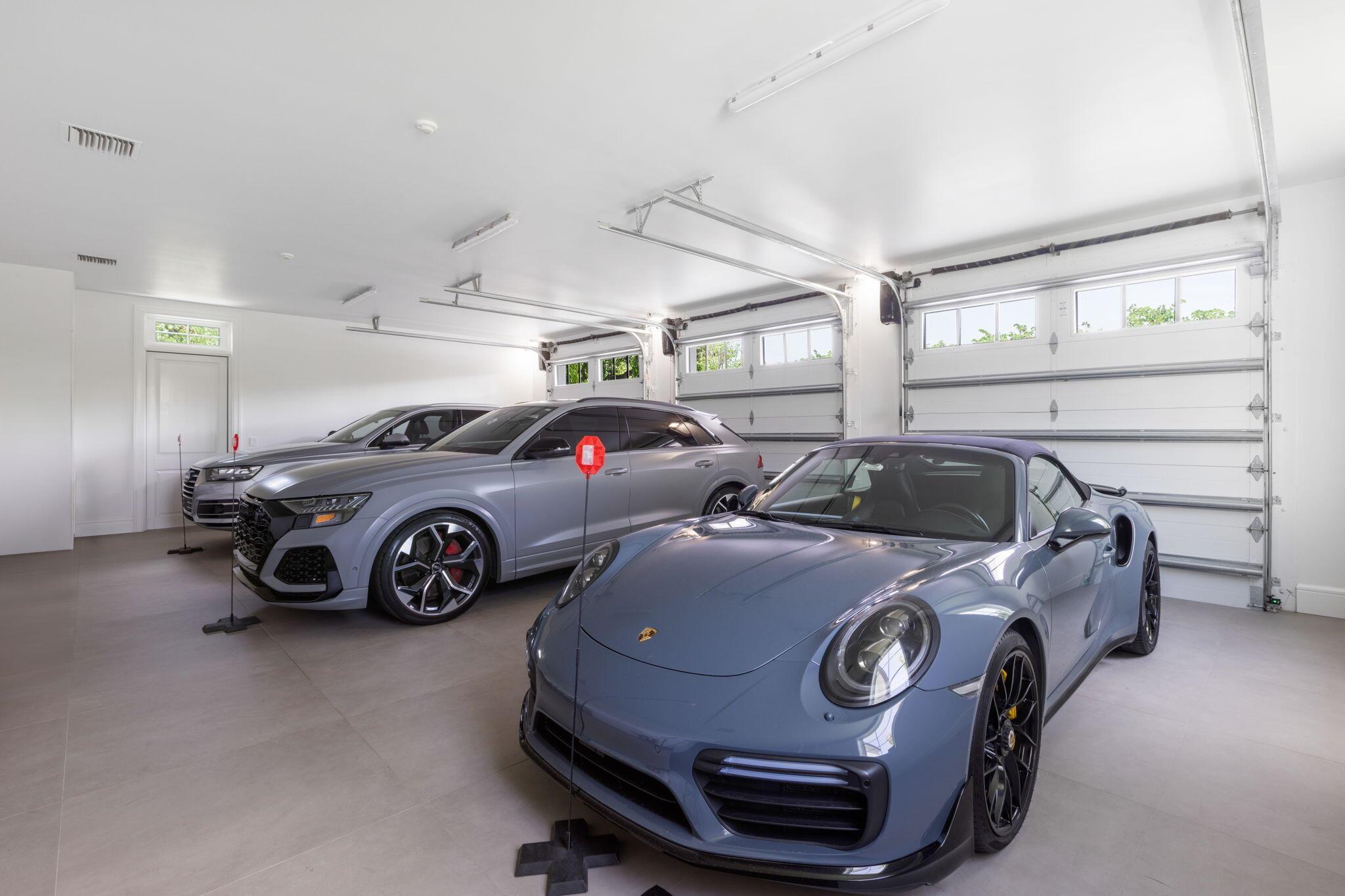 PALM BEACH POINT - Residential