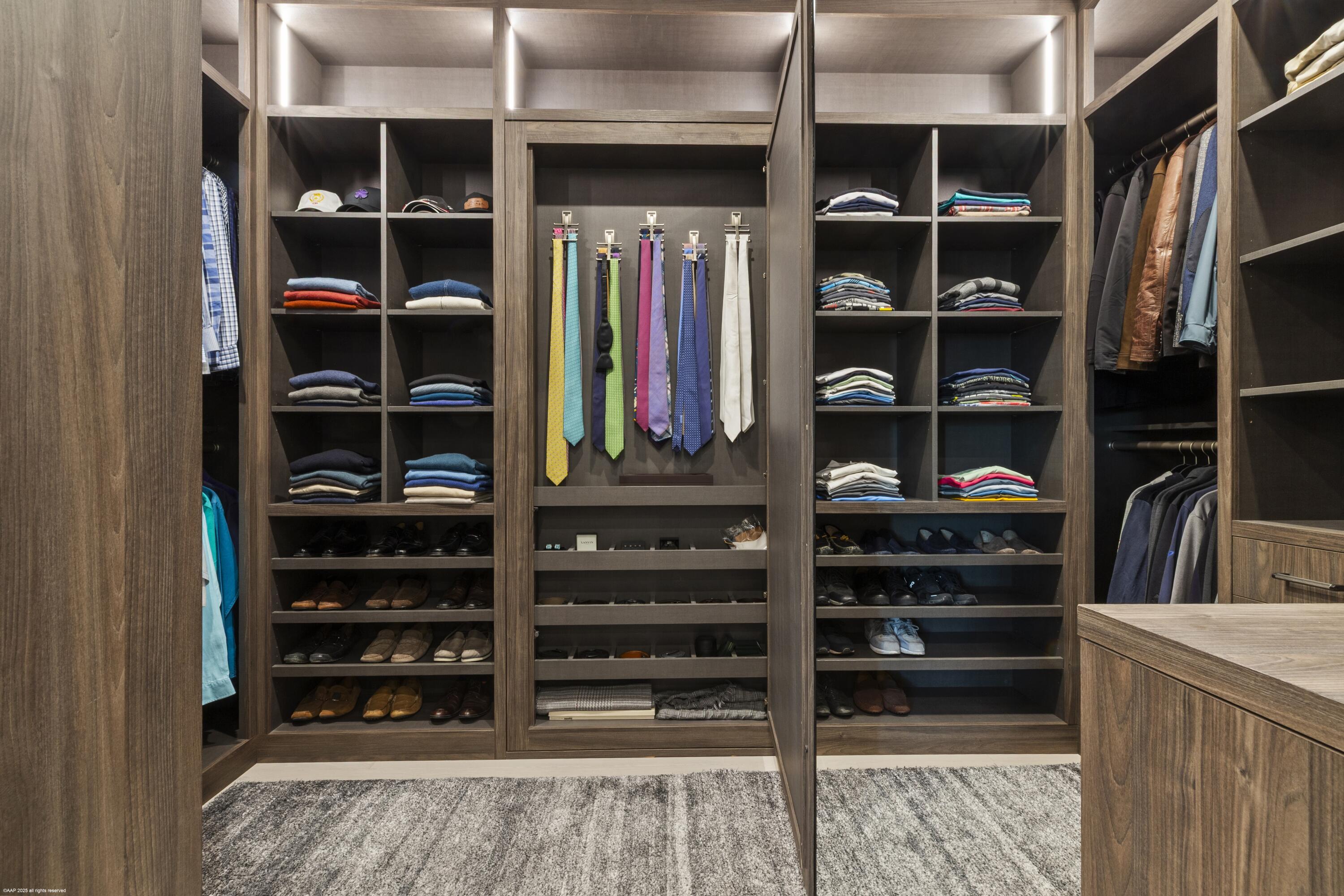 PALM BEACH POINT - Residential