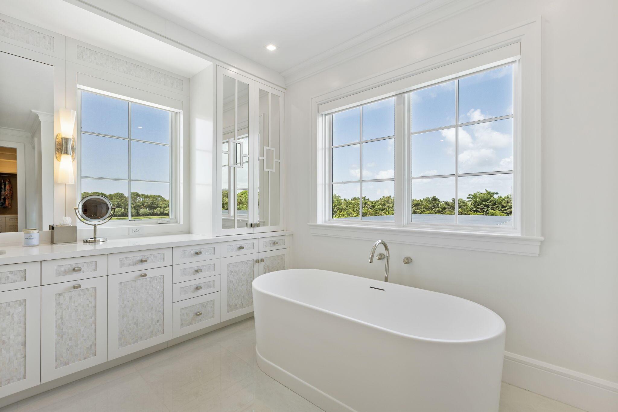 PALM BEACH POINT - Residential