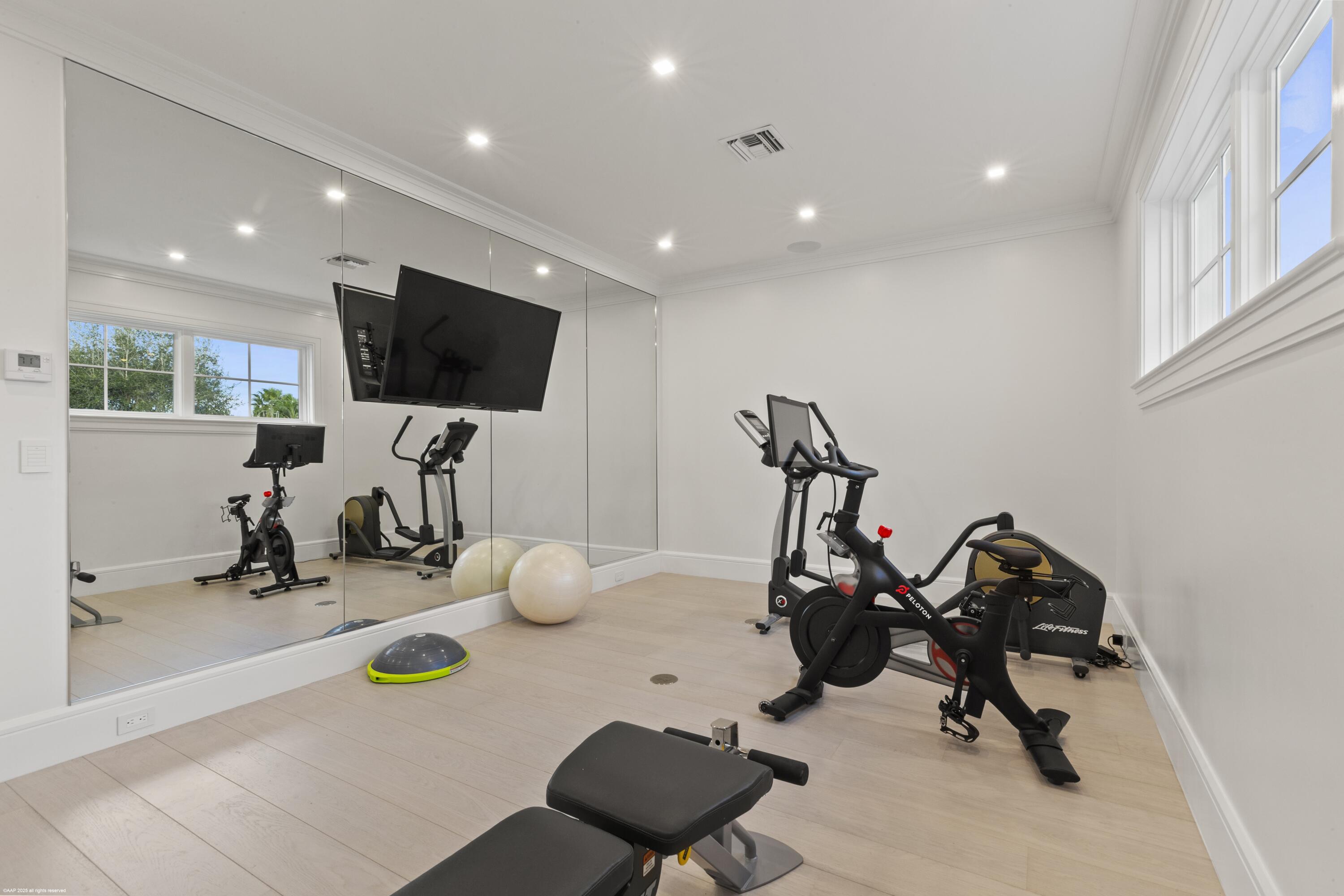 PALM BEACH POINT - Residential