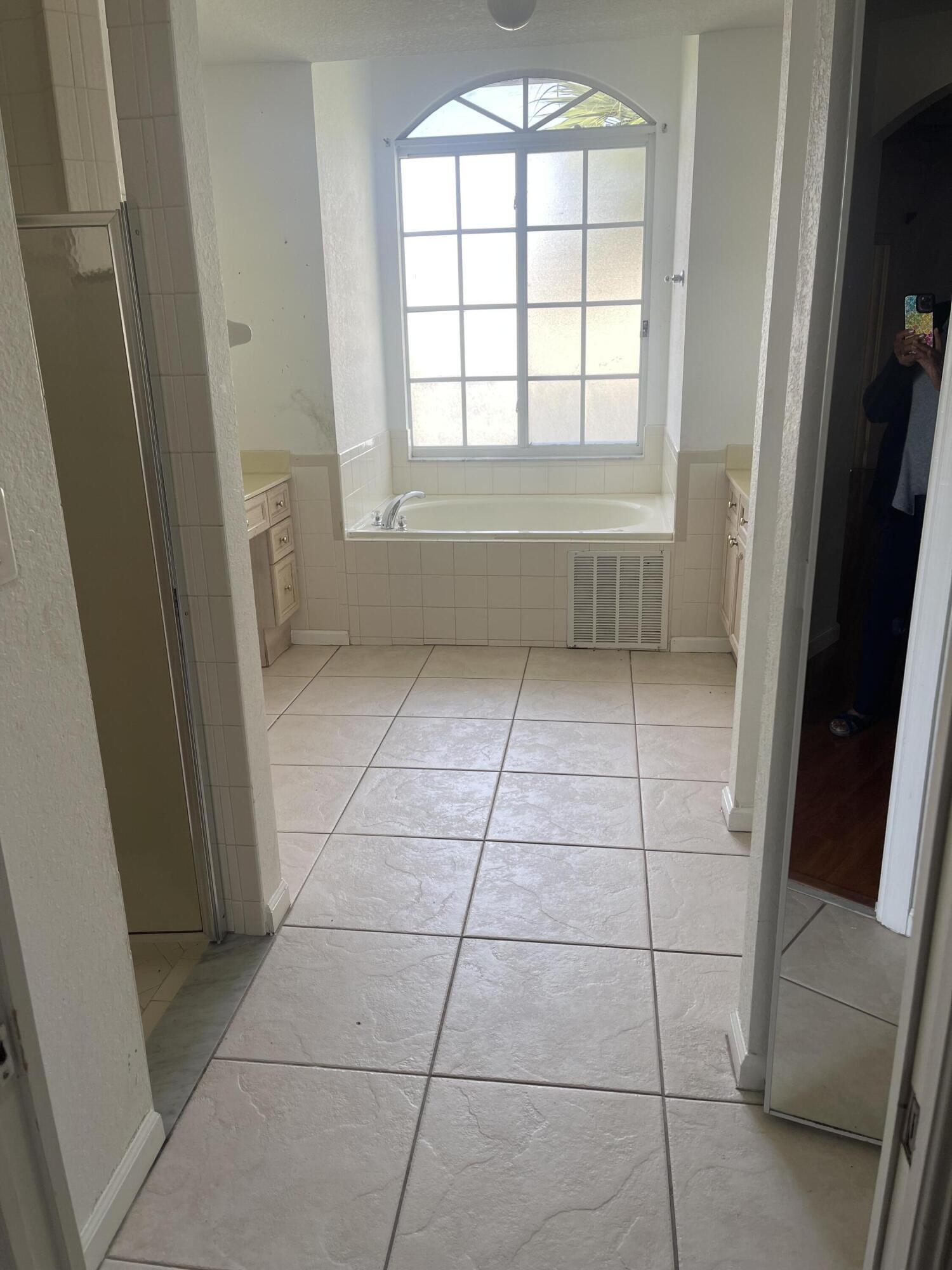 PORT ST LUCIE SECTION 16 - Residential Lease