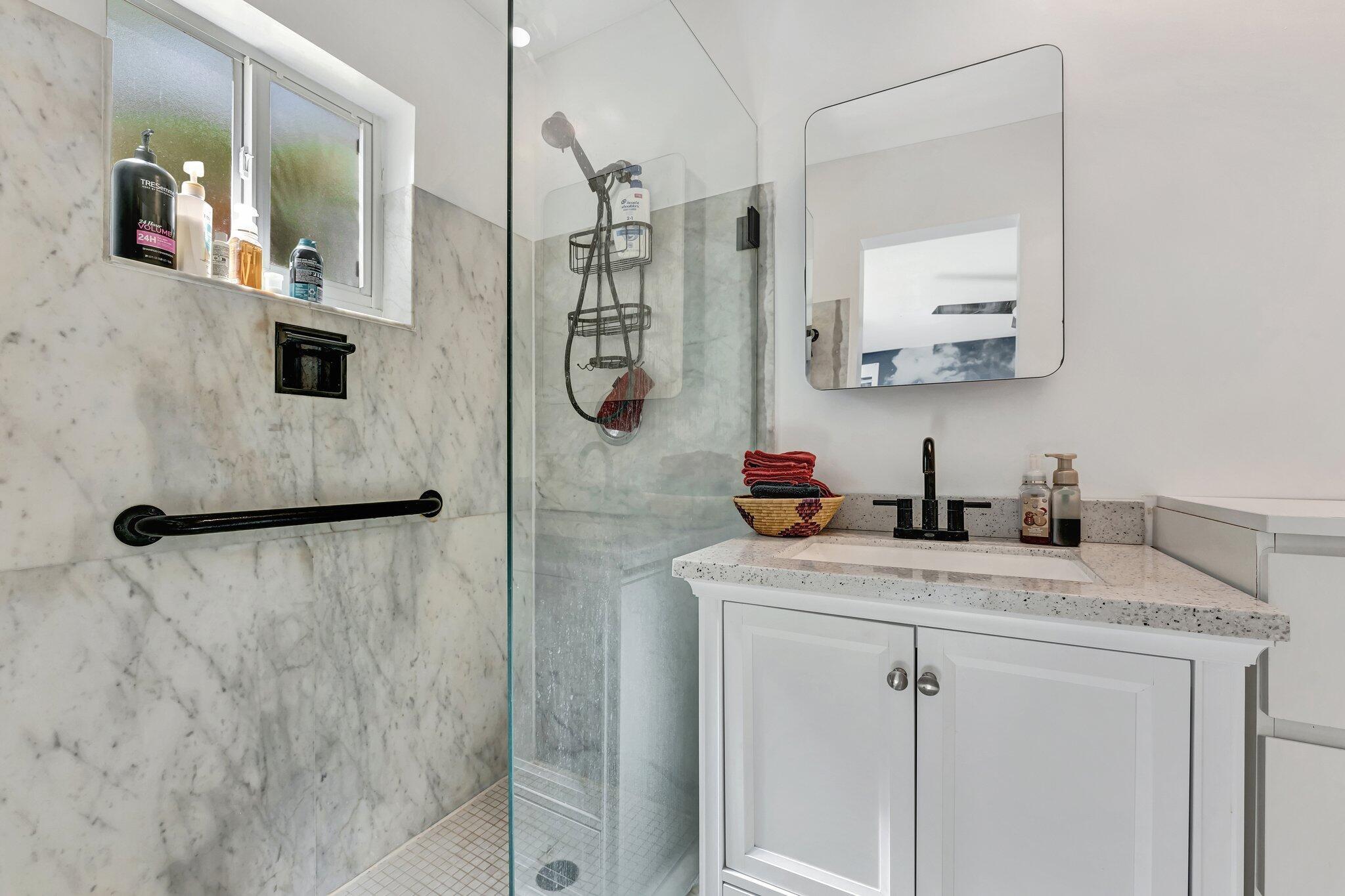 HILLSBORO IMPERIAL APTS C - Residential