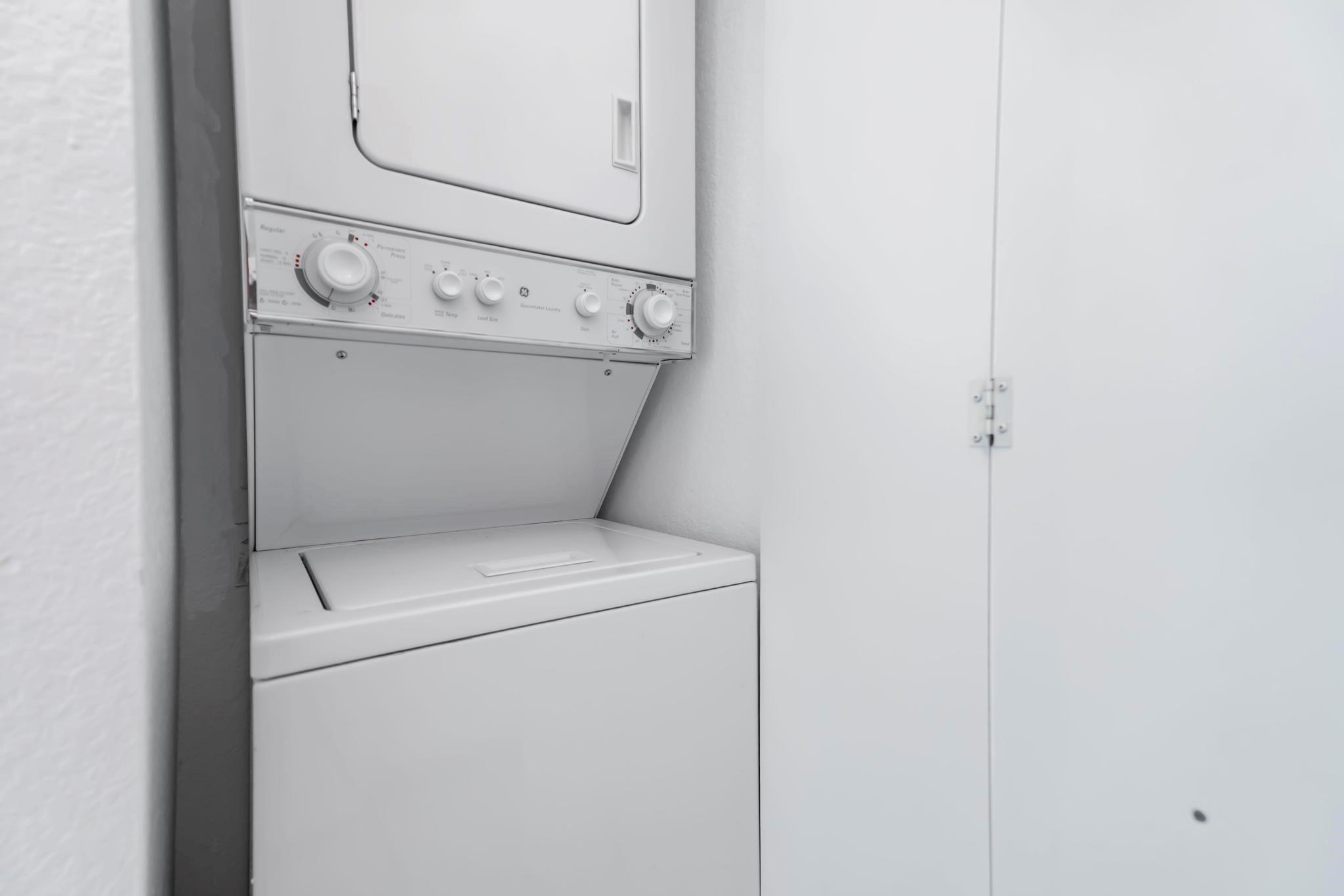 Valencia Condo - Residential