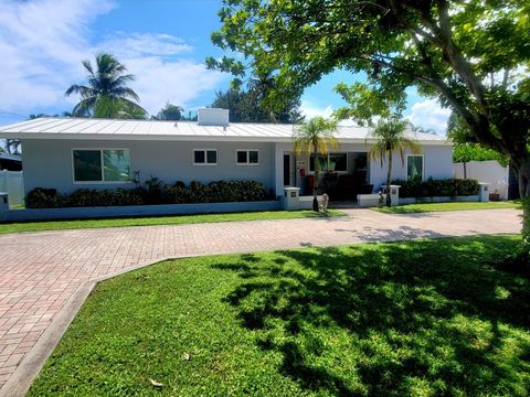 A home in Lauderdale By The Sea