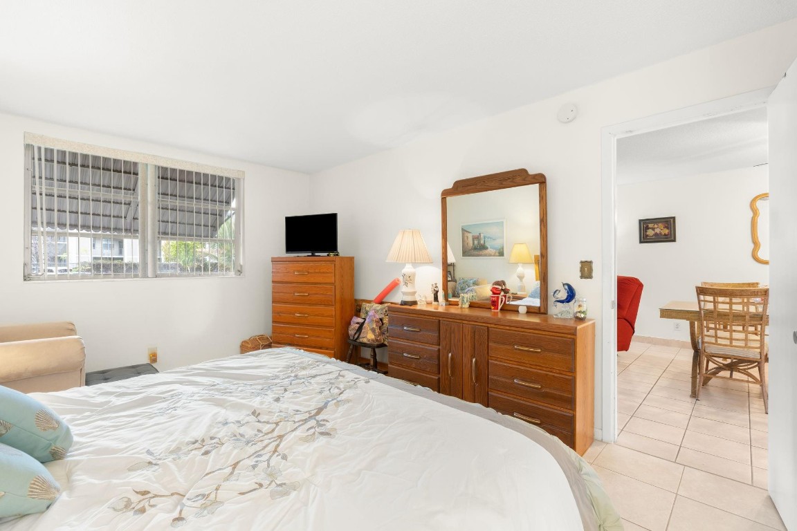 Lauderdale Oaks - Residential