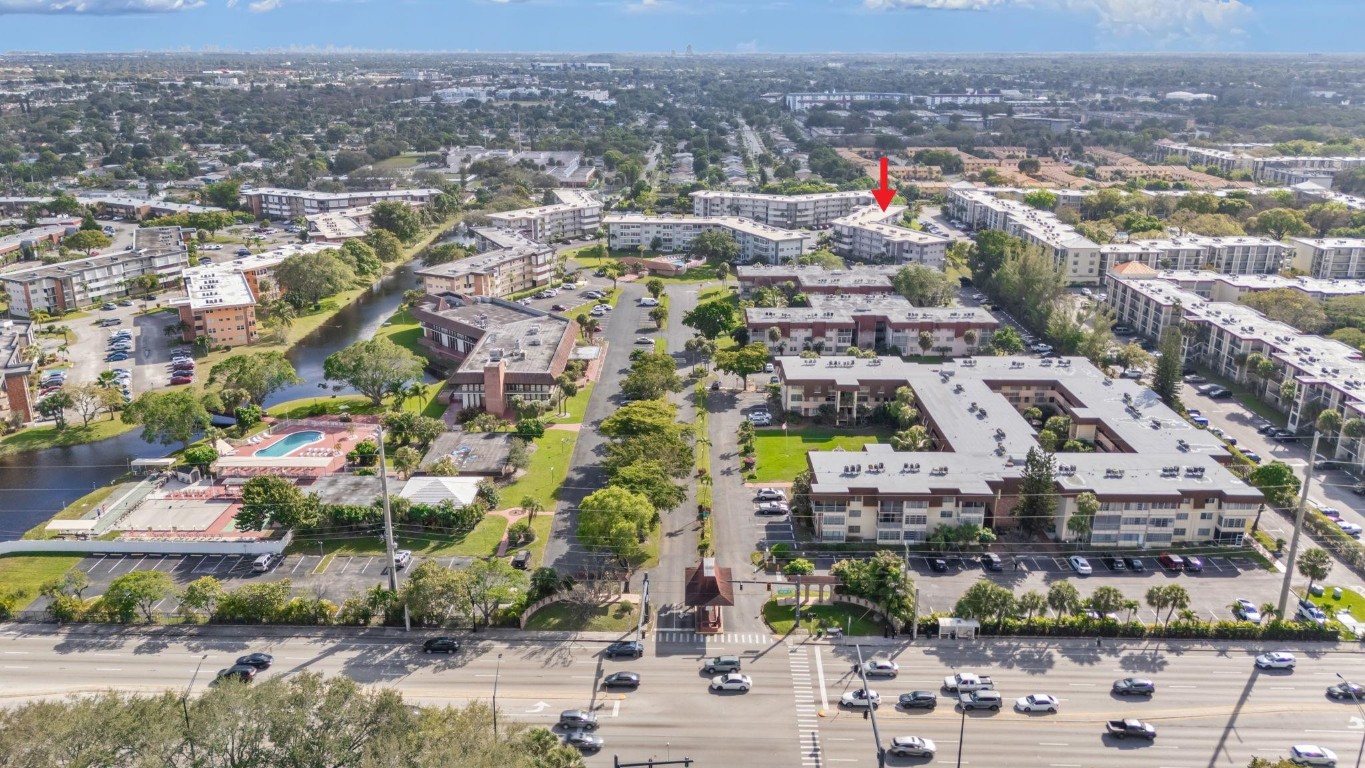 Lauderdale Oaks - Residential