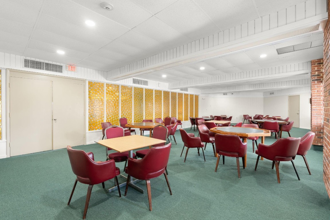 Lauderdale Oaks - Residential