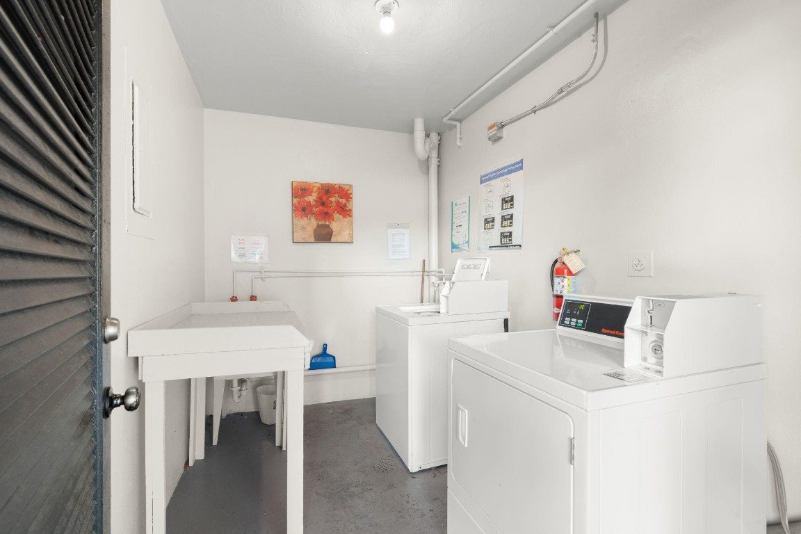 Lauderdale Oaks - Residential