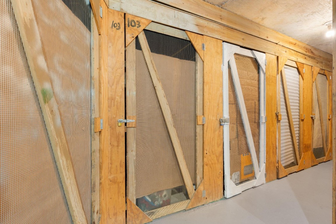 Lauderdale Oaks - Residential