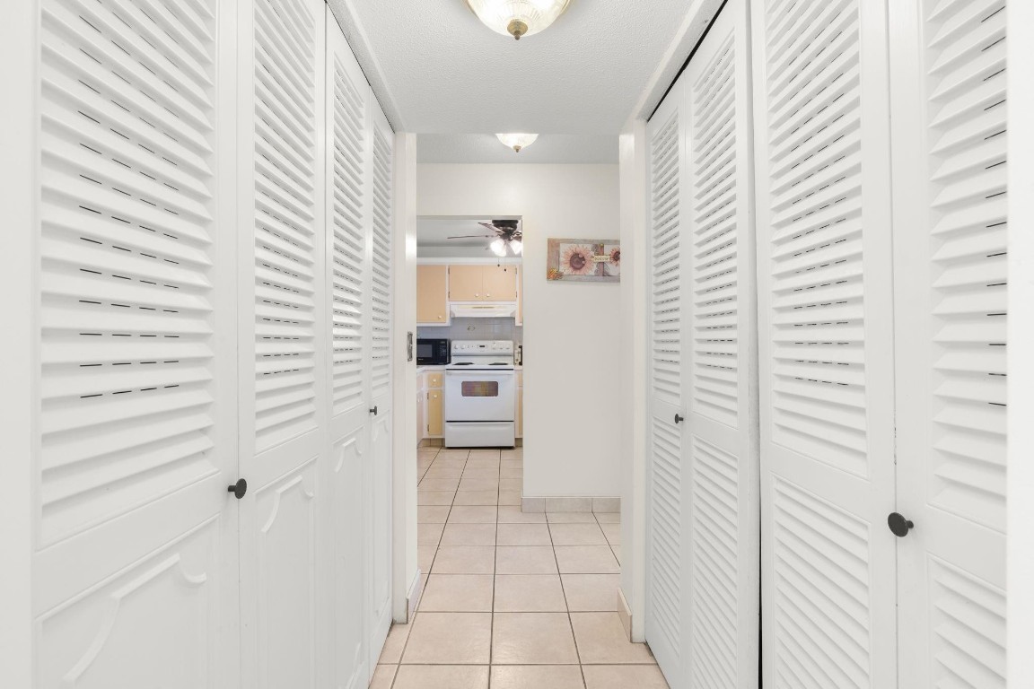 Lauderdale Oaks - Residential