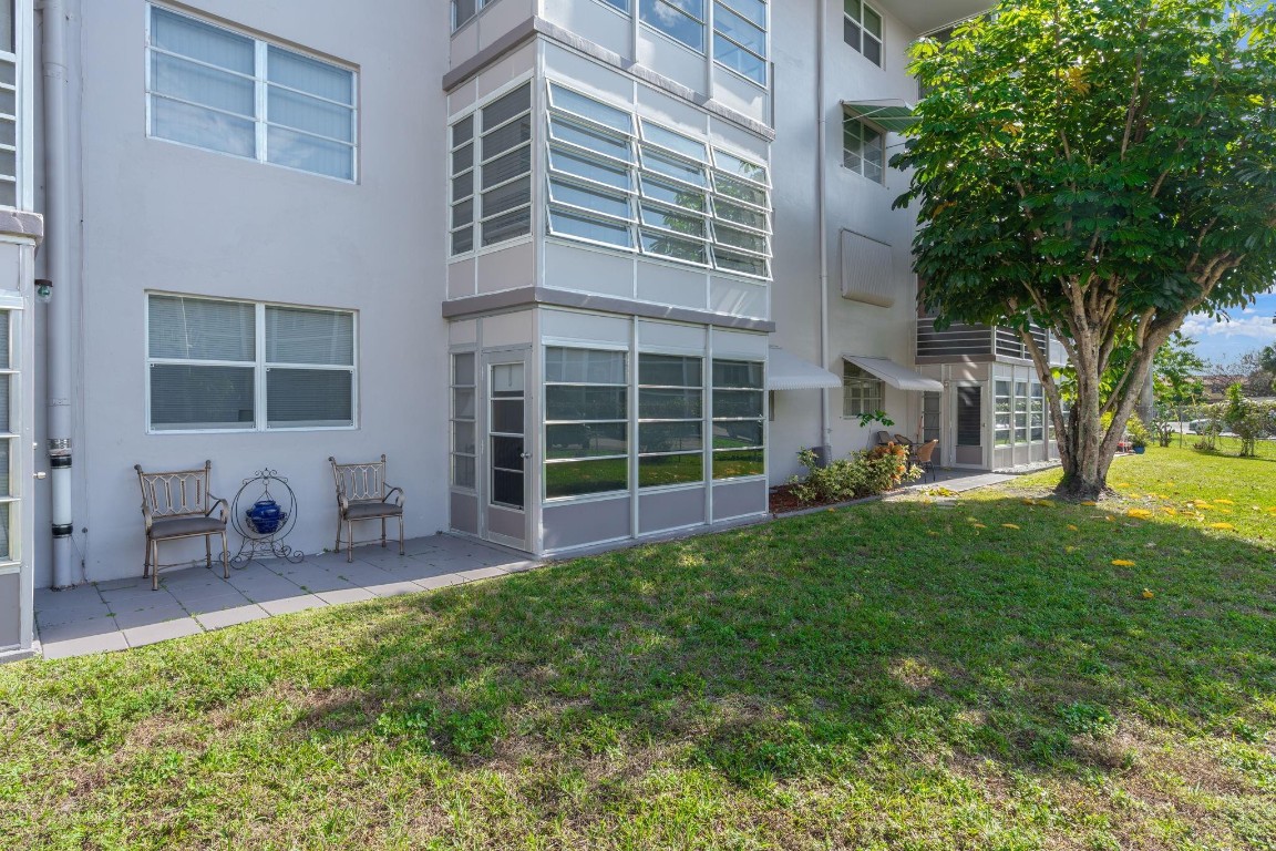 Lauderdale Oaks - Residential