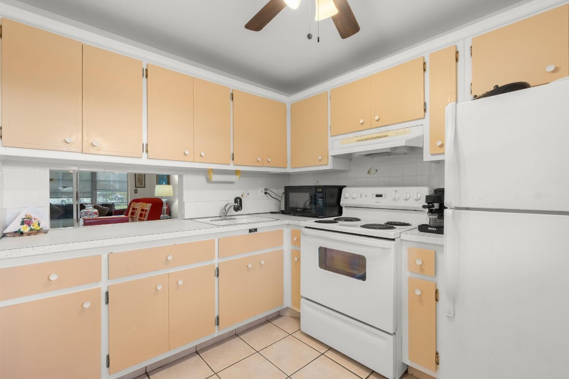 Lauderdale Oaks - Residential