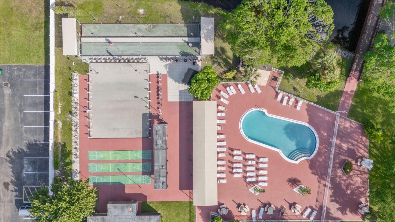 Lauderdale Oaks - Residential