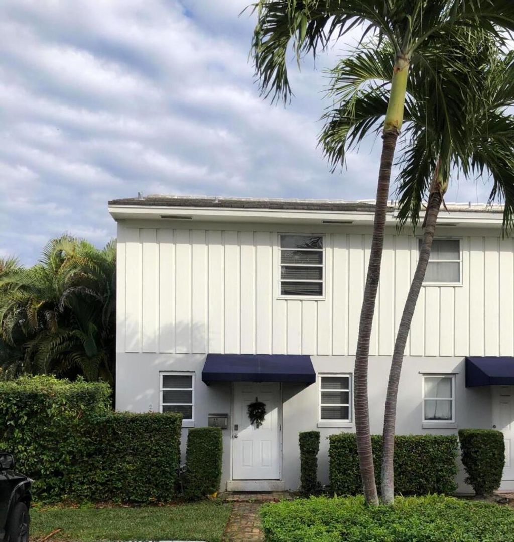 Photo of 145 NE 7th Avenue, Delray Beach, FL 33483 (MLS # R11095464)