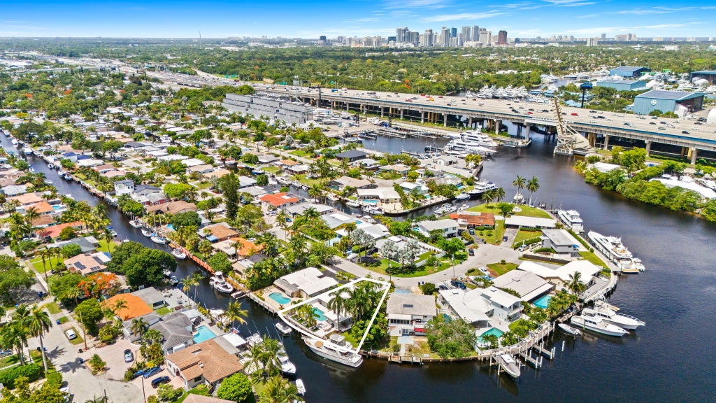 Photo of 2131 SW 23RD Avenue, Fort Lauderdale, FL 33312 (MLS # B26093975)